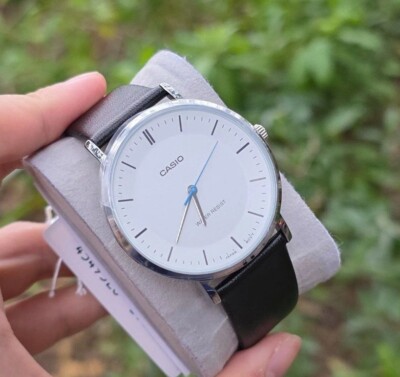 Casio MTP-VT04L-7E White Analog Minimalist Look Black Leather