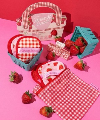 Strawberry Fields 7-Day Set Makeup Eraser