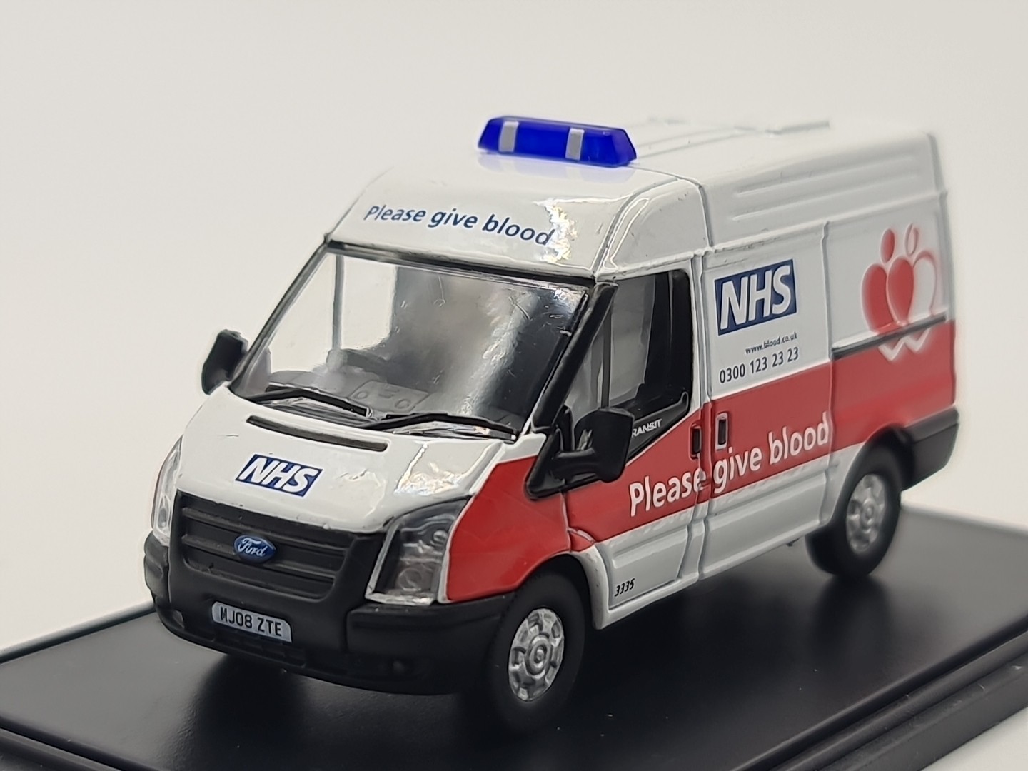 Oxford Diecast 76FT008 Ford Transit SWB   NHS Donor Van  Boxed 1:76 OO Scale MIB