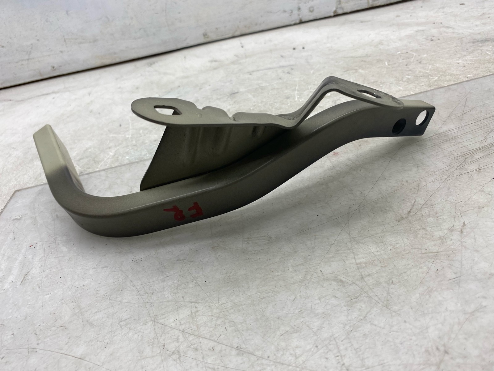 2016-2020 BENTLEY BENTAYGA OEM RH FRONT RIGHT HEADLIGHT LAMP BRACKET SET 2 PCS