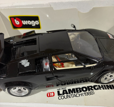 Bburago Made In Italy 1:18 Scale Black 1988 Lamborghini Countach
