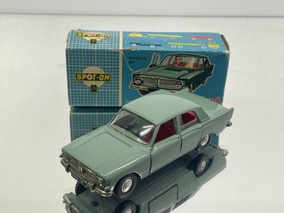 SPOT-ON TRI-ANG 270 FORD ZEPHYR 6 SALOON -GREEN 1:42- GOOD IN BOX - 237