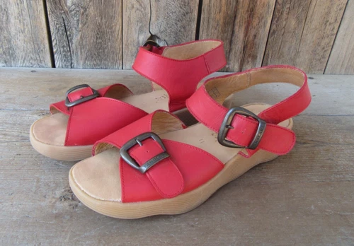 FAMOLARE Get There Red Leather Sandals Women Size 11 New Repops