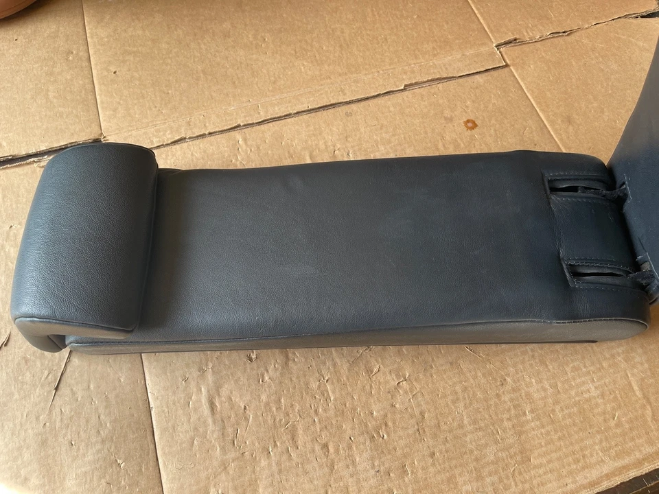 2008-2013 TOYOTA HIGHLANDER SEGUNDA FILA ASSENTO SALTO MÉDIO COURO PRETO FABRICANTE DE EQUIPAMENTO ORIGINAL - Imagem 2 de 4