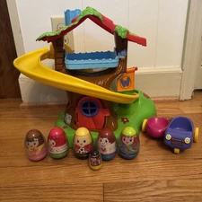 Playskool Weebles Wobble Musical Treehouse + 6 Figures & 1 Car 2004 Works!