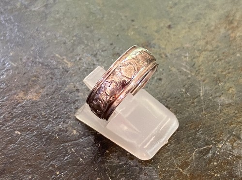 Vintage Sterling Silver Wide Band Ring w Hearts 60's Unknown Makers Mark Sz 7.5 - Picture 3 of 11