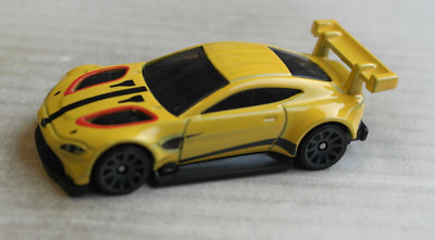 Hot Wheels Aston Martin Vantage GTE gelb Sportwagen Mattel HW Auto Car yellow