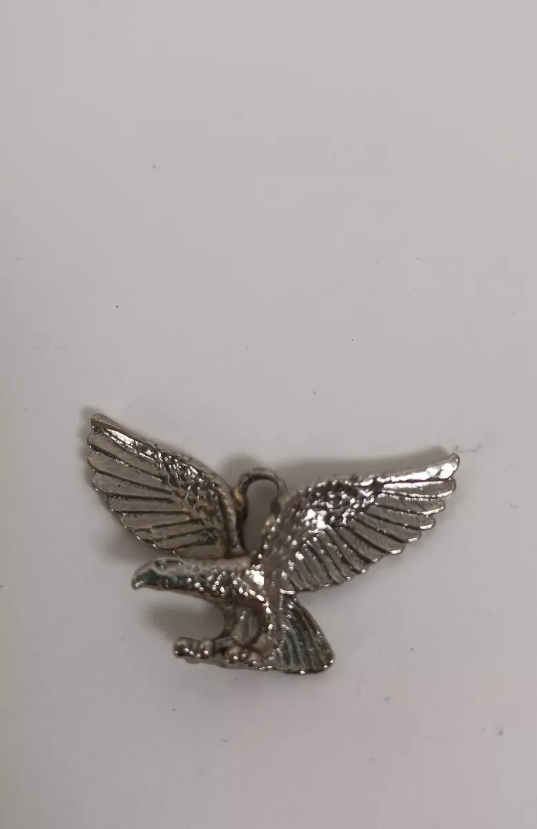 Vintage Avon Eagle Necklace Silvertone 1.75