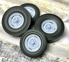 124 Scale Big N Little Piecrust Slicks W15-inch Chrome Reverse Wheels 124 Scale Big N Little Piecrust Slicks W15-inch Chrome Reverse Wheels