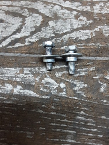 1999 99 98-99 Yamaha YZF R1 YZF-R1 Front Driver Seat Saddle Cushion Pad Bolts - Picture 6 of 9
