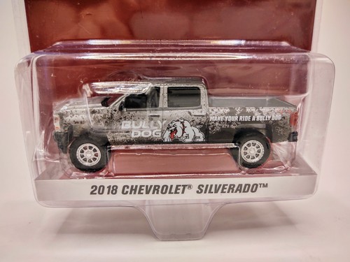 1:64 GREENLIGHT BULLY DOG 2018 CHEVROLET SILVERADO SILVER HOBBY EXCLUSIVE - 第 2/6 張圖片