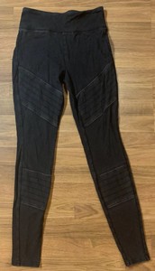 mossimo black yoga pants