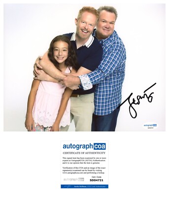 JESSE TYLER FERGUSON SIGNED MODERN FAMILY 8x10 PHOTO - ACOA COA