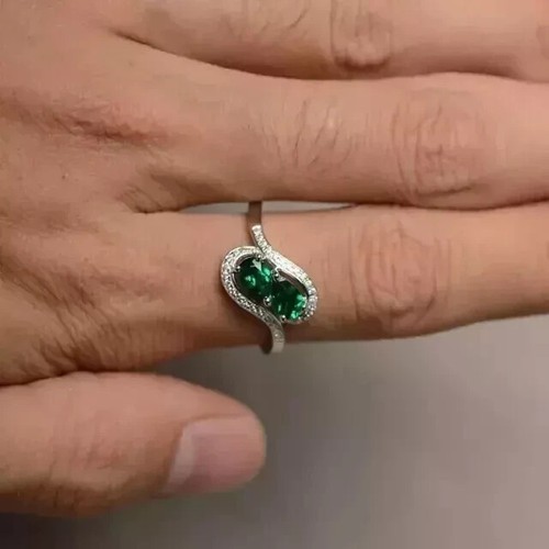 2.60 Ct Pear Cut Simulated Emerald 14K White Gold solid Women's Engagement Ring - Picture 2 of 4