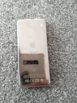 Apple iPod Nano 1st Generation White 2GB Model A1137 Retro