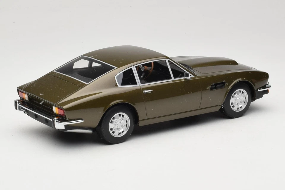 CMR003 Aston Martin DBS Olive Green CMR 1:18 - Image 2 of 4