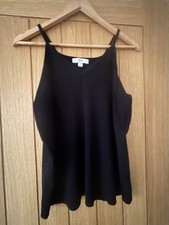Women’s black sleeveless vest in XL (size 18/20) soft and stretchy knitted