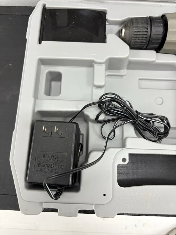 Taladro Eléctrico Inalámbrico Ryobi Modelo CTH1202K con Cargador y Estuche y Batería Foto 2 de 4