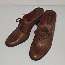 067 Naturalizer Brown Leather Slip On Shoes Size 8.5 but fits like a 7.5