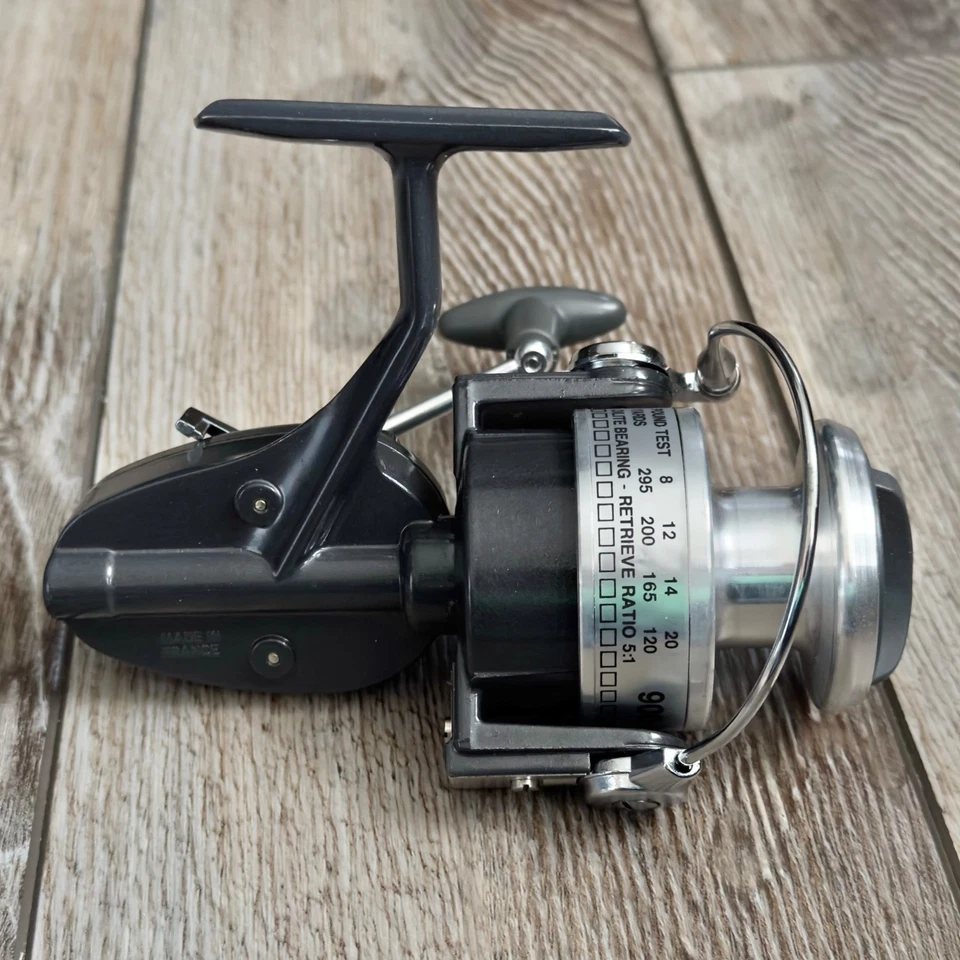 Molinete vintage Mitchell 900 - 901 com caixa e papelada França não usado - Imagem 3 de 4