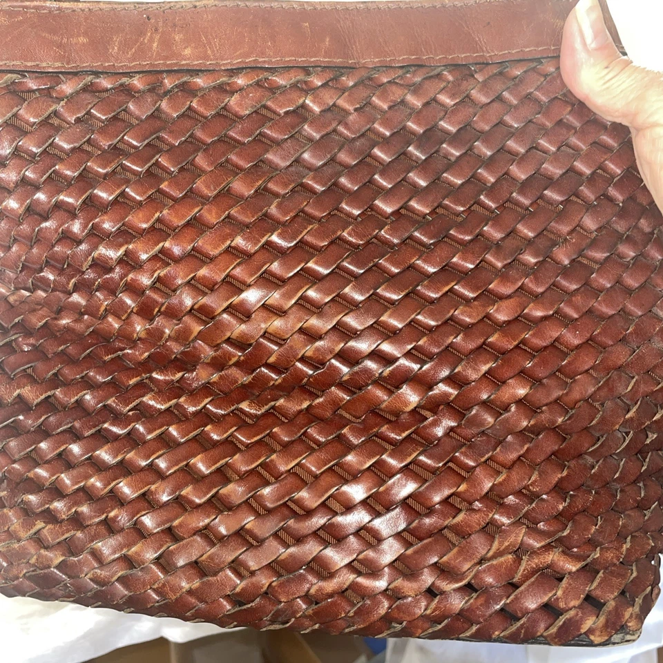Vintage Etienne Aigner Chestnut Brown Woven Leather Boho Slouchy Shoulder Bag - Image 3 of 4
