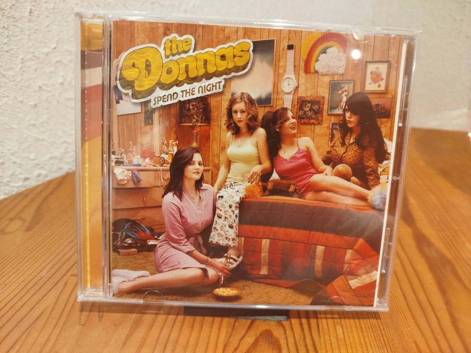 The Donnas - Spend The Night - WPCR 11519 - Made Japan - CD ALBUM - Bild 3 von 4
