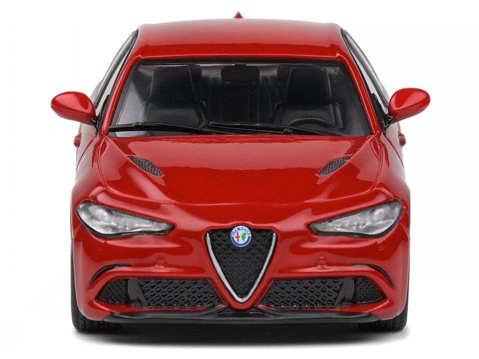 Alfa Romeo Giulia Quadrifoglio Verde rouge véhicule miniature S4313103 Solido 1: - Photo 3/4