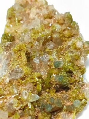 Green Natural Epiodote Mineral On Quartz Crystal Matrix X84