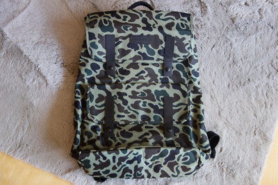 *Consigned*Rucksack*Bag*grün/schwarz*neuwertig*B=35*H=45*Boden=12 cm*Taschen*
