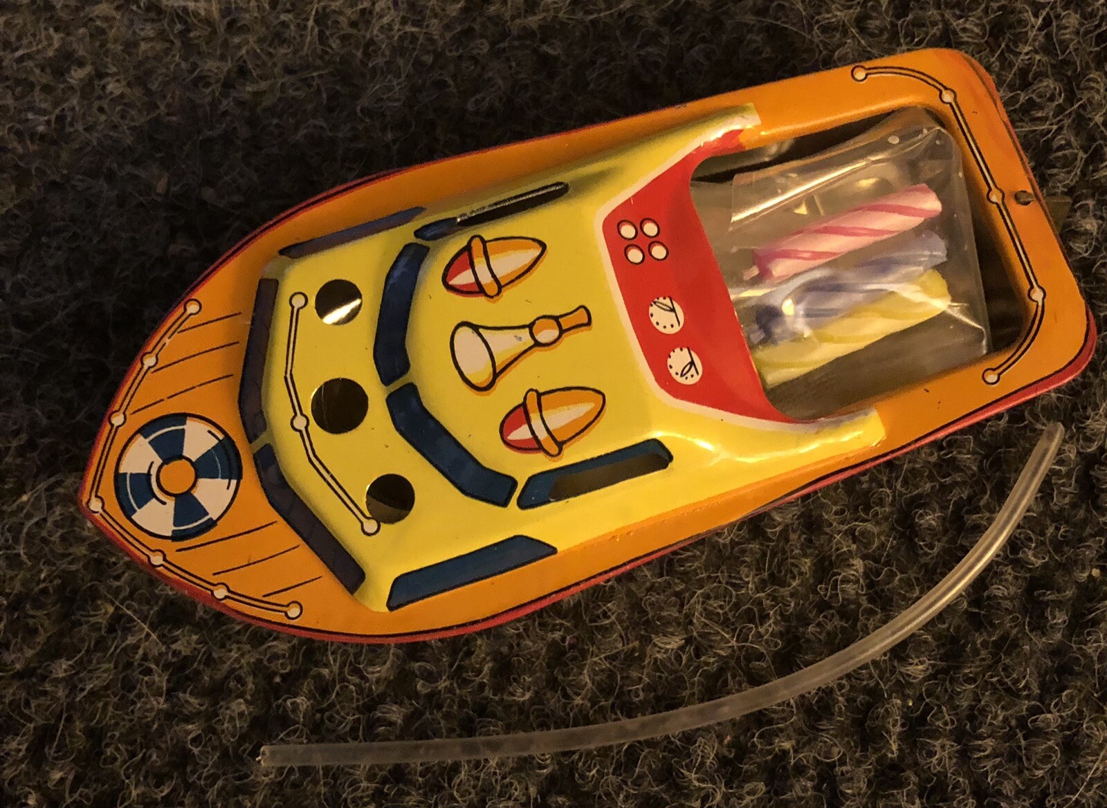 TIN TOY POP POP CANDLE POWERED BOATS INCLUDES 4 FUEL CANDLES STEAM BOAT