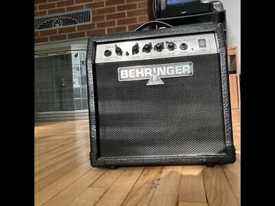 BEHRINGER Model GMA 106  10w guitar amp (Tested / Working)