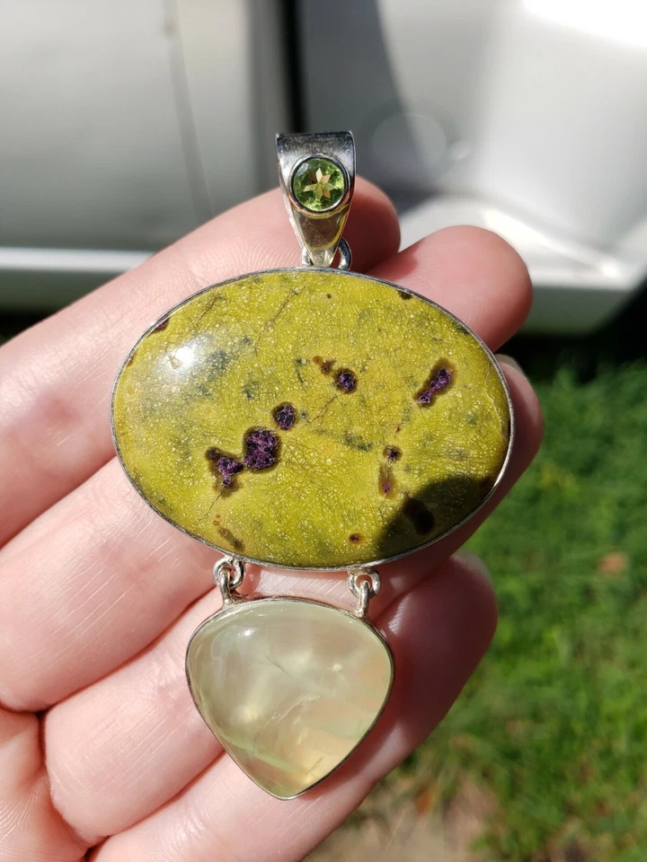 Green turquoise and sterling silver pendant - Image 2 of 4