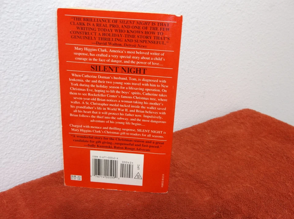 Silent Night by Mary Higgins Clark (1996, Paperback) - Image 2 of 3