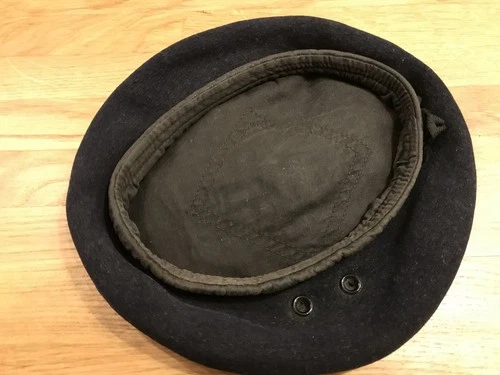 nice old poss WW2 era black or dark blue military beret hat cap