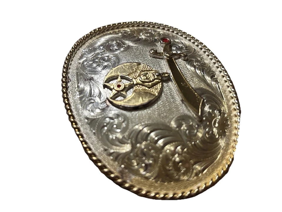 Vaquero Shriner Masónico de Colección Hebilla Personalizada Plata y Oro Montana Plateros Foto 2 de 4