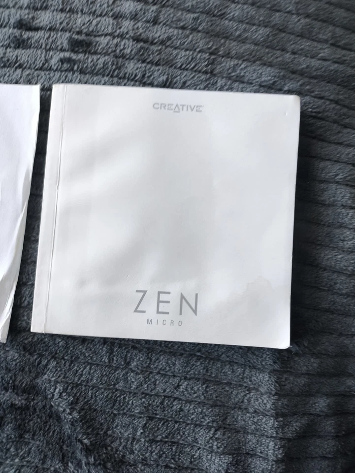 Creative ZEN Micro White (5GB) Digital Media Player - Photo 3/3