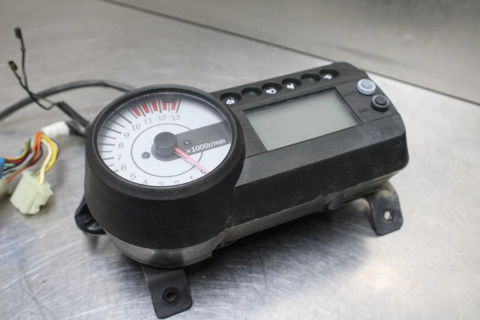 06-09 HYOSUNG GT250R SPEEDO TACH GAUGES DISPLAY CLUSTER TACHOMETER 3K MILES - Imagem 4 de 4