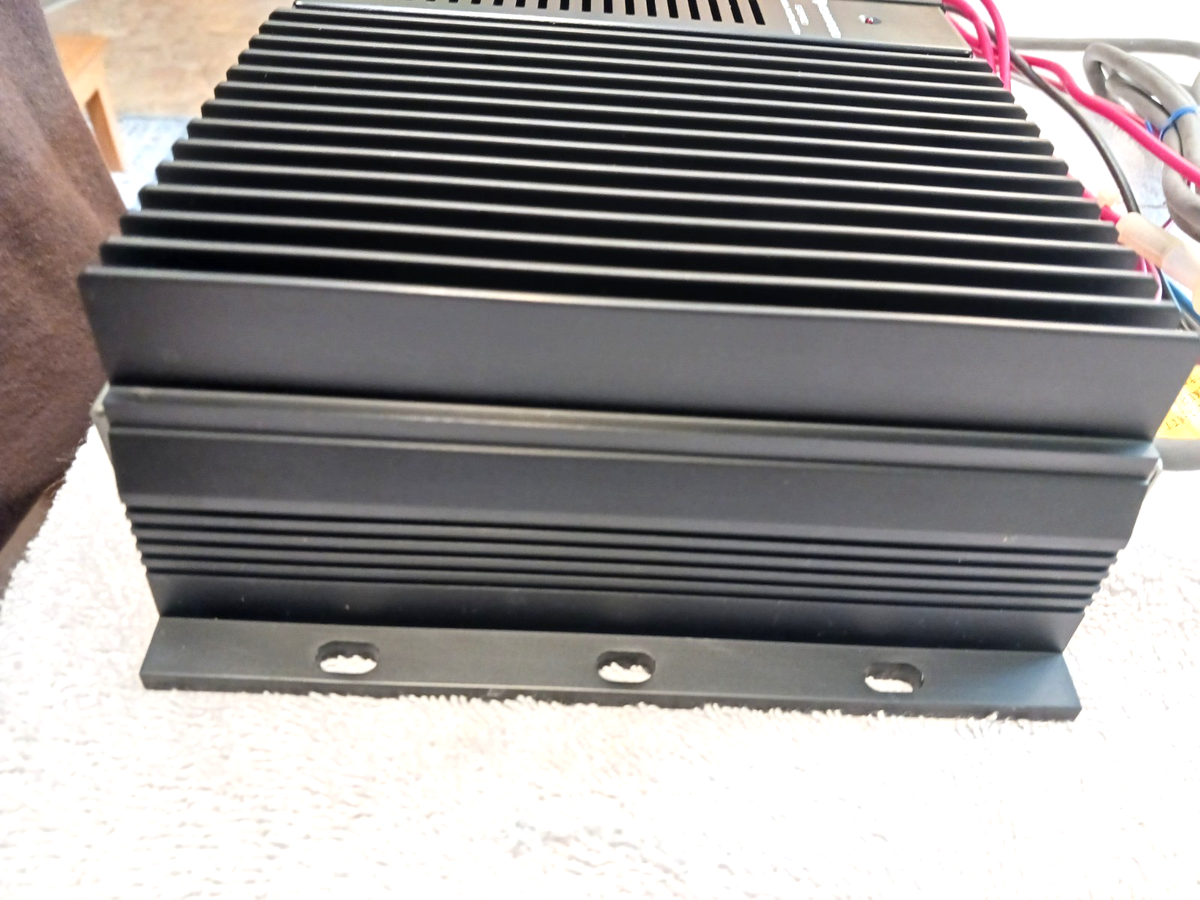 RARE NEW IN BOX OLD SCHOOL KENWOOD KAC-801 44 YEAR OLD VINTAGE AMP