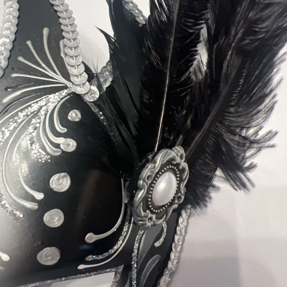 Original Venezia Hand Painted Made In Italy Half Face Mask - Image 3 of 4