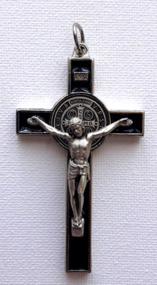 ST BENEDIKT KRUZIFIX Metall 3'' schwarz Emaille Inlay