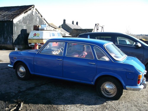 1970 WOLSELEY 18/85 - POWER STEERING, RUNS WELL, NEEDS SOME ATTENTION - Picture 2 of 11
