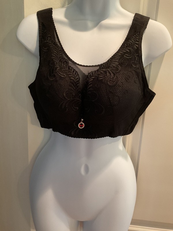 Women’s Black Lace Bra size 40/90