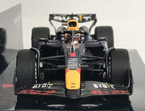 Minichamps 410240101 Red Bull RB20 Max Verstappen #1 F1 World Champion 2024 1:43 - Picture 3 of 24