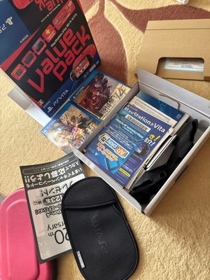 Sony PS Vita PCH-2000 Rot Schwarz Value Pack Wi-Fi 64GB Gebraucht