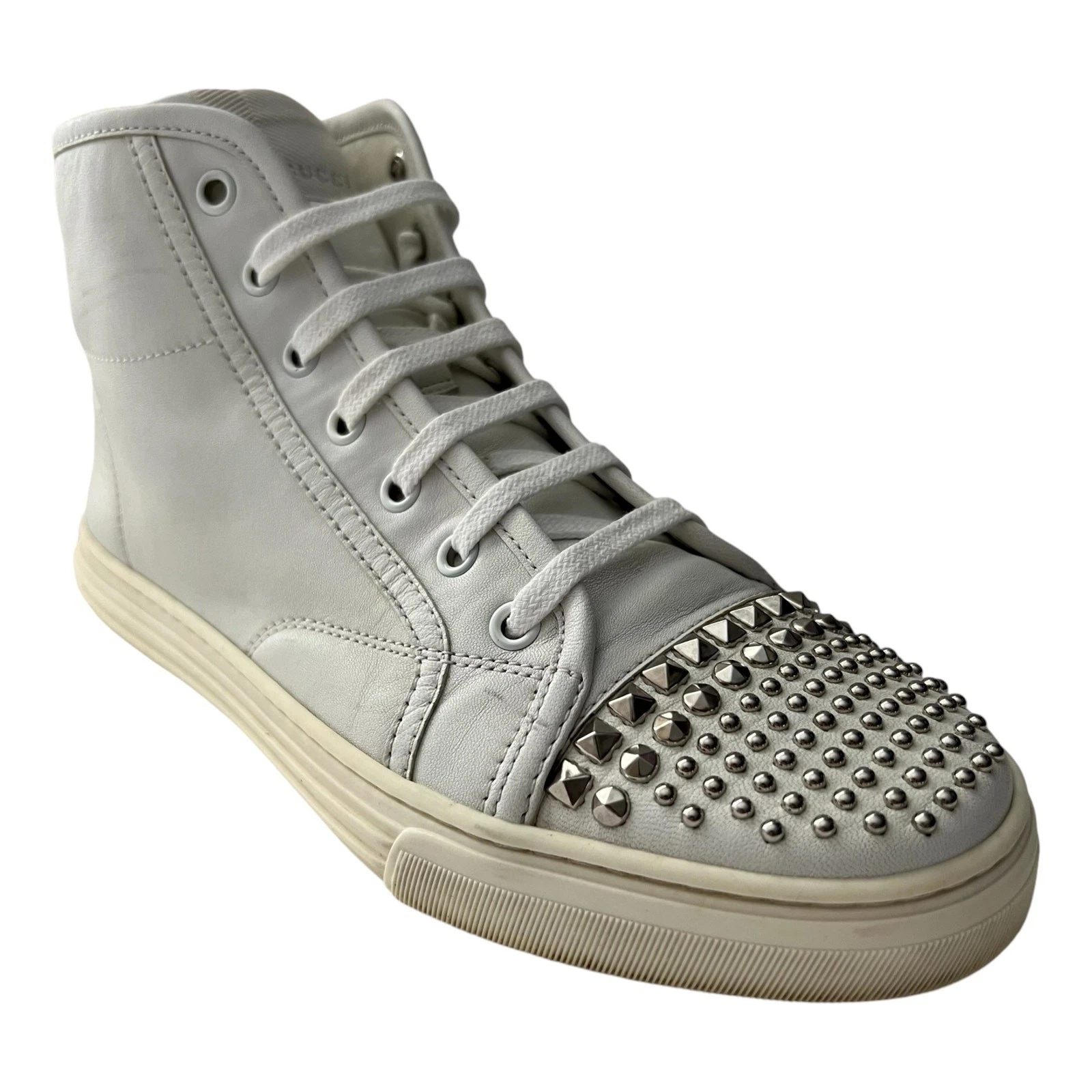 Baskets montantes GUCCI Moorea en cuir nappa EU 37 US 7 blanches cloutées à pointes