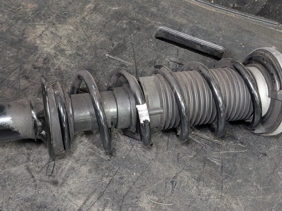 Conjunto de puntal amortiguador trasero izquierdo BMW M550I xDrive G30 18-23 VDC EDC Foto 2 de 4