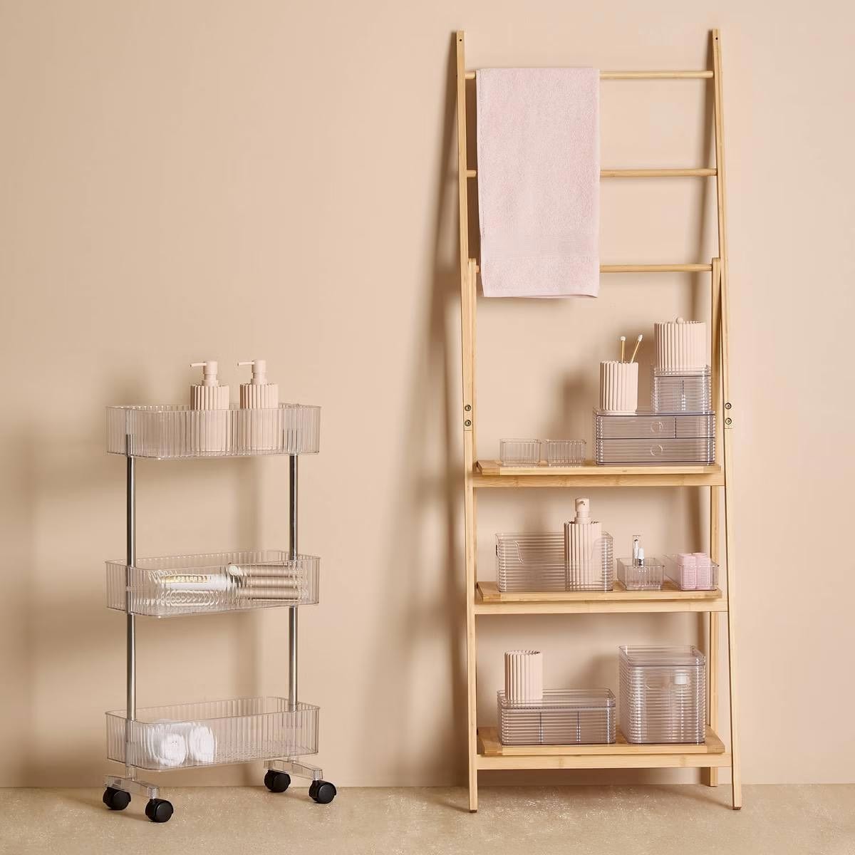Desserte 3 Niveaux Plastor transparente 80cm pour maximiser les petits espaces