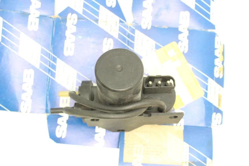 Saab c900 Cruise Control Vacuum Pump 8587024 - Image 3 of 4