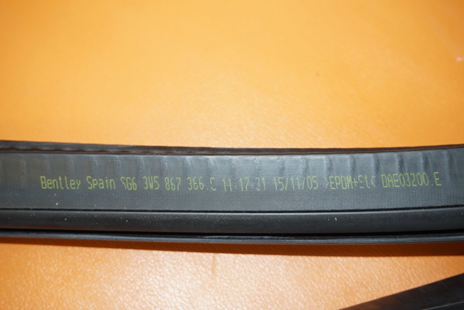 Bentley Flying Spur 2006-2012 RIGHT Weatherstrip P/N 3W5867366