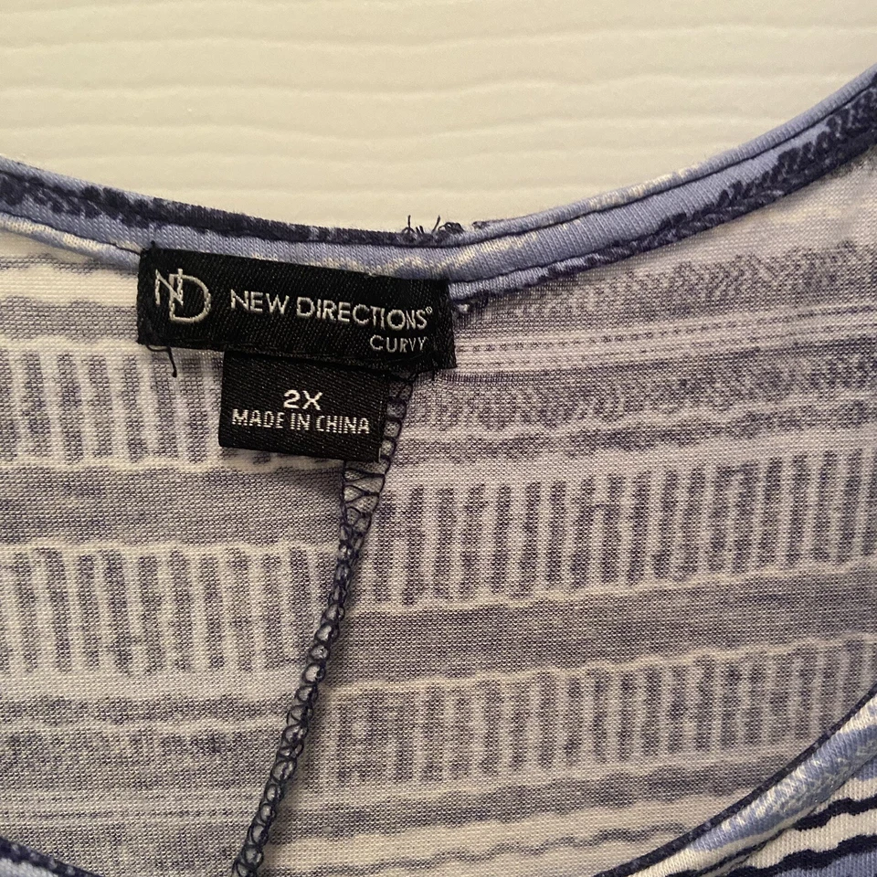 new directions talla 2x vestido sin mangas azul y blanco con dobladillo asimétrico Foto 3 de 4